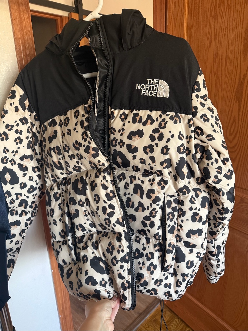 The North Face ' Leopard Print Puffer Jacket - Black & White - Picture 2 of 5